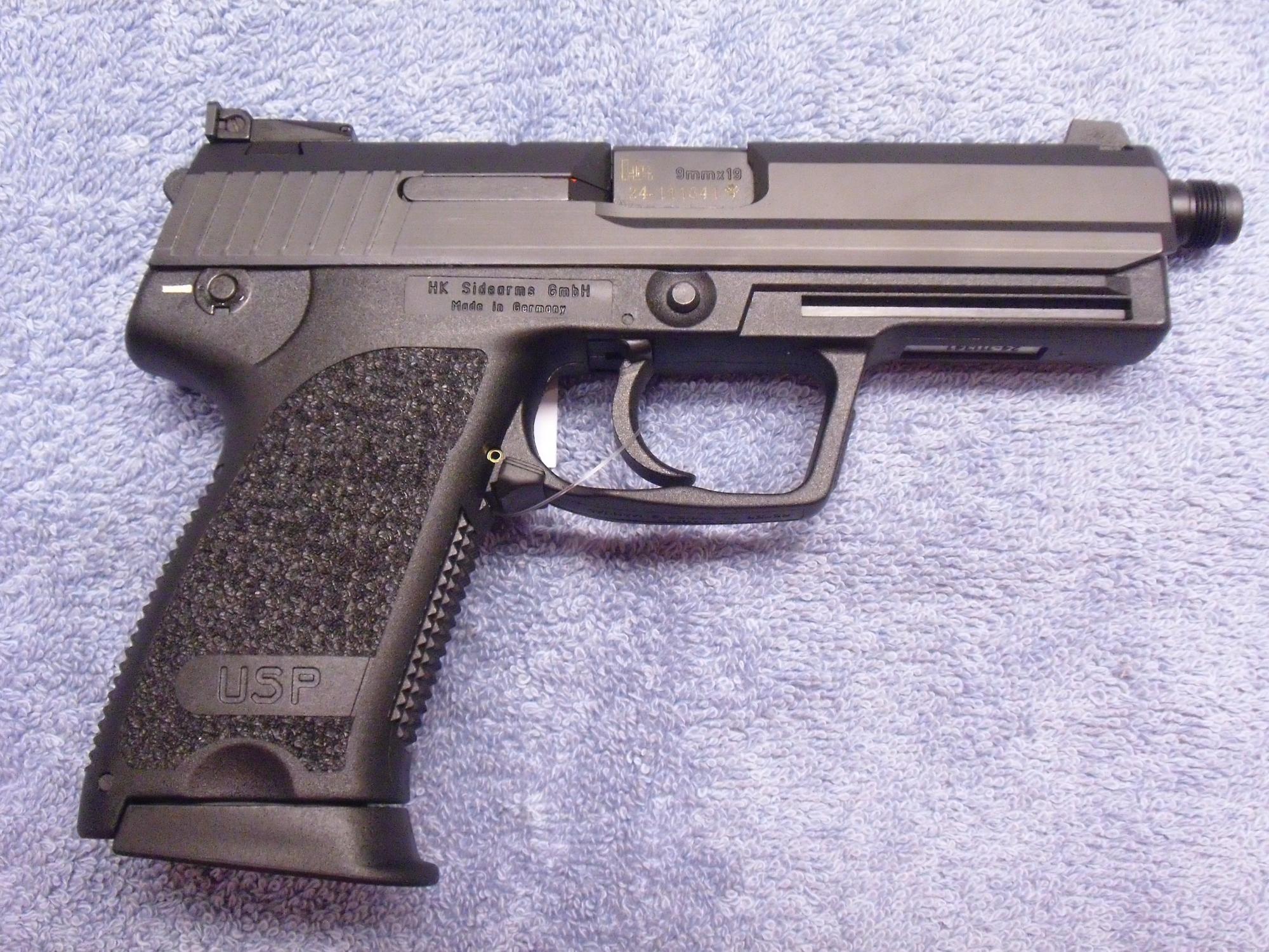 chiappa%20pistoler%20006.JPG